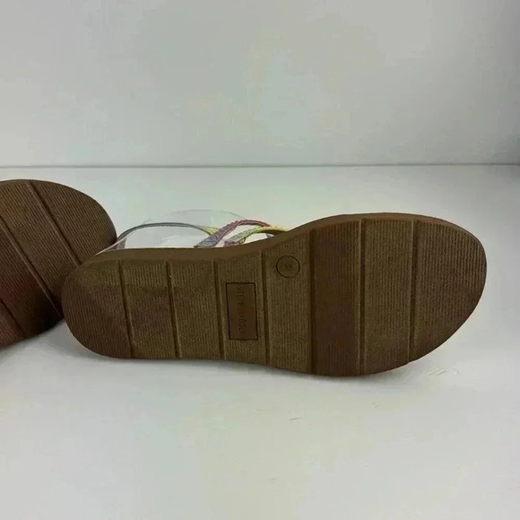 STEVE MADDEN SZ 3 MULTI COLOR SPARKLY SANDALS NWOT PINK BLUE YELLOW - Picture 4 of 6